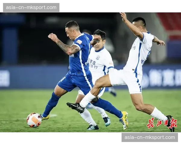 武汉三镇对阵沧州雄狮，两队合计丢失球权后立即反抢次数创赛季新高